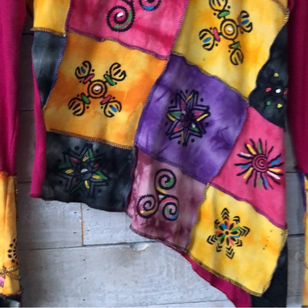 Assymetrical folk art long sleeve tee - Picture 11 of 14